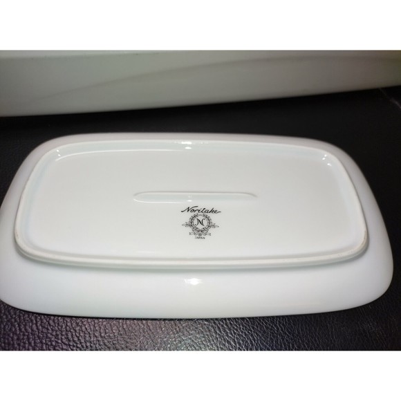 Noritake Covr'd Butter Dish White Porcel Platinum Trim White Floral Border 1/4lb - Picture 2 of 3